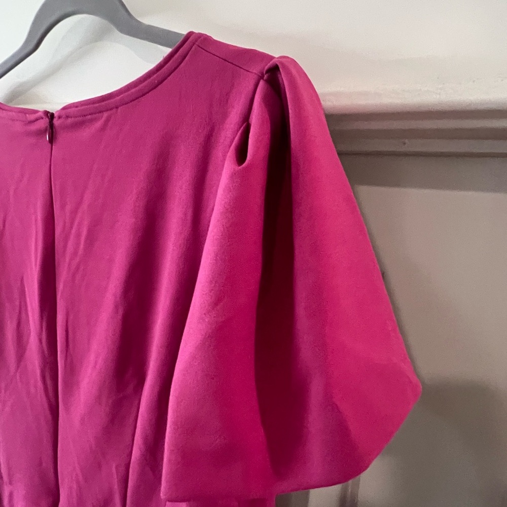Elegant Pink V-Neck Dress - Picture 4 of 6